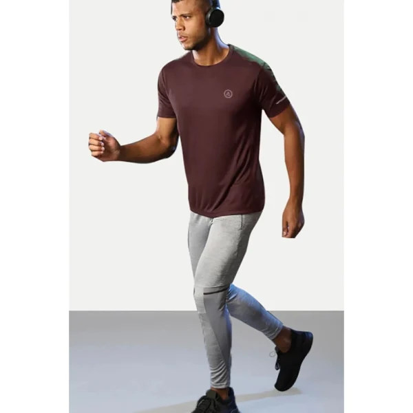 Men's?Casual Half sleeve Solid?Polyester Crew Neck T-shirt (Maroon) - Image 4