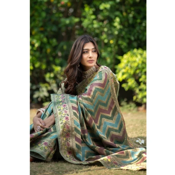?Women's Organza Printed Saree With Unstitched Blouse (Green, 5-6 Mtrs) - Image 2