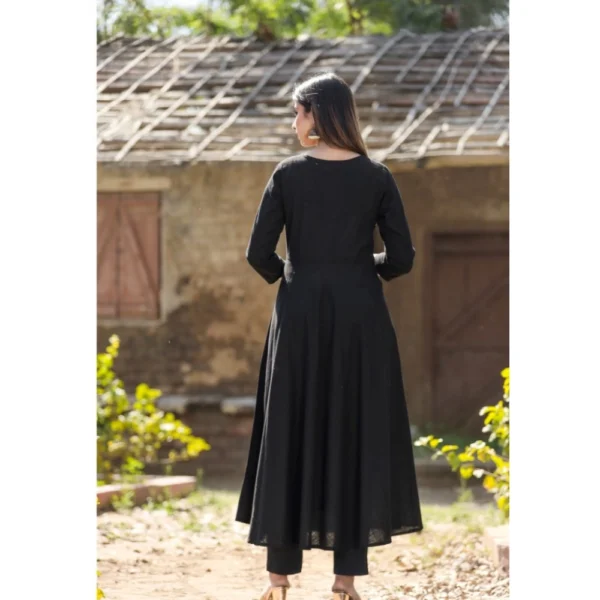 Women's Cotton Solid 3/4 Sleeve Round Neck Kurti (Black) - Image 7