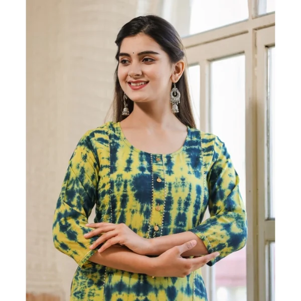 Women's Cotton Dyed 3/4 Sleeve Round Neck Kurti (Green) - Image 7
