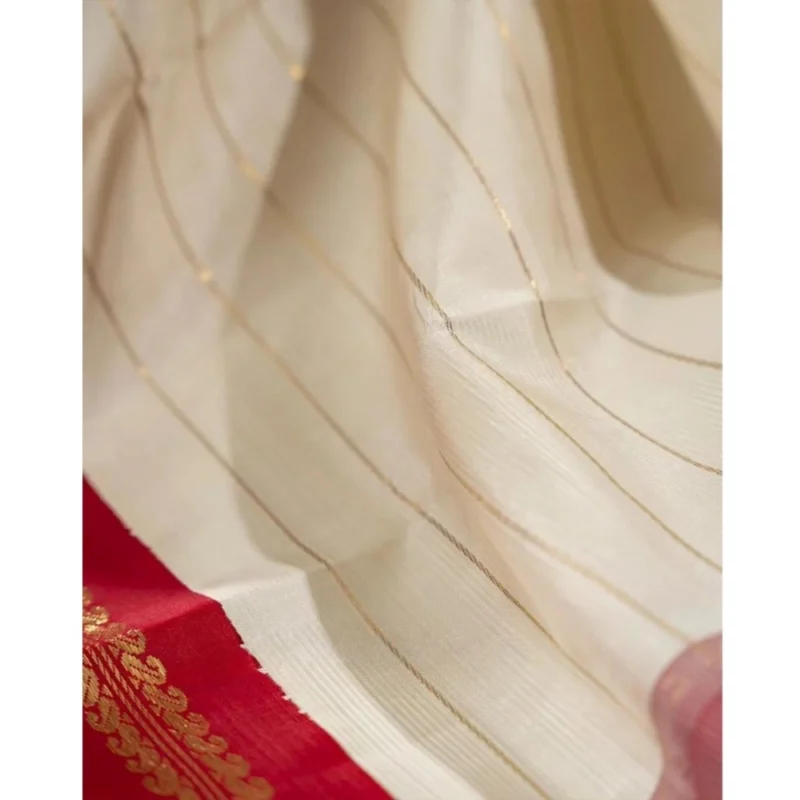 Alternative view of Women's Silk Printed Saree With Unstitched Blouse 5.5Mtr (Off White)