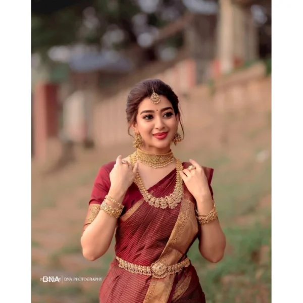 Women's Silk Woven Kanjivaram Saree With Unstitched Blouse (5.5Mtr, Maroon) - Image 3