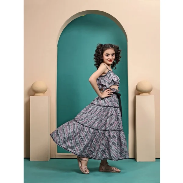 Girl's Maslin Printed Crop Top And Fleared Skirt Set (Grey) - Image 3