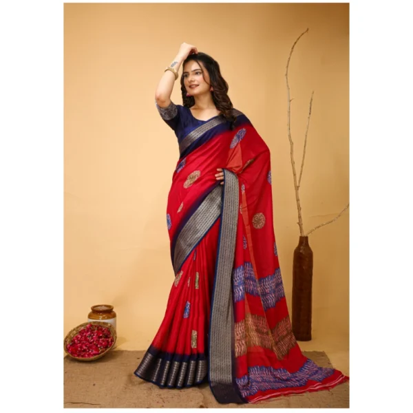 Women's Soft Blooming Marshmallow Fabric Kalamkari Printed Saree With Unstitched Blouse 5.5Mtr (Red) - Image 2