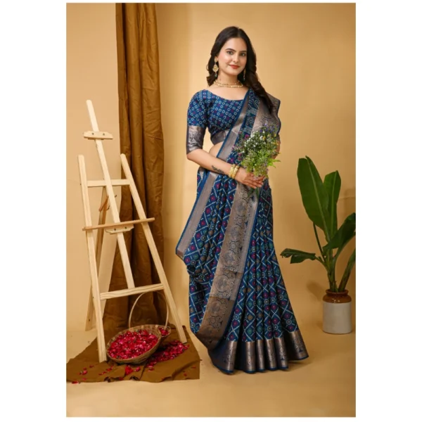 Women's Soft Dola Cotton Kalamkari Printed Saree With Unstitched Blouse 5.5Mtr (Blue) - Image 2