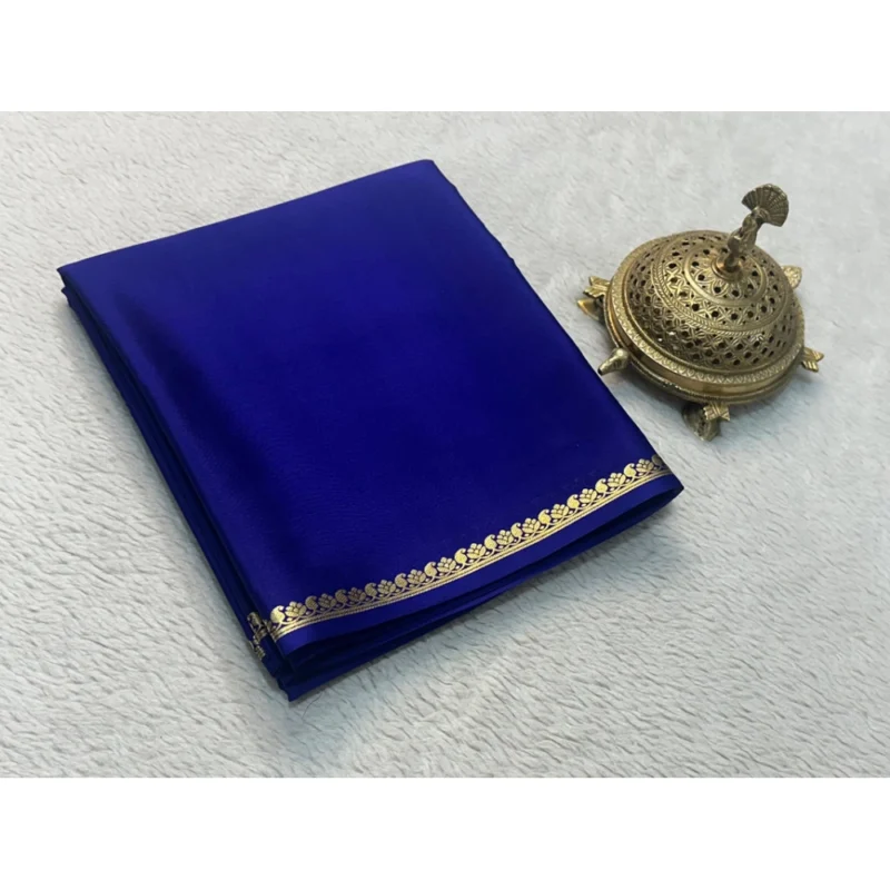 Women's Crepe Chit Pallu Solid Saree With Unstitched Blouse 5.5Mtr (Navy Blue)