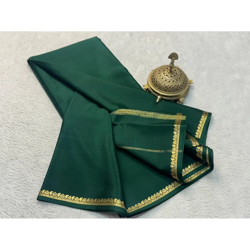 Alternative view of Women's Crepe Chit Pallu Solid Saree With Unstitched Blouse 5.5Mtr (Green)