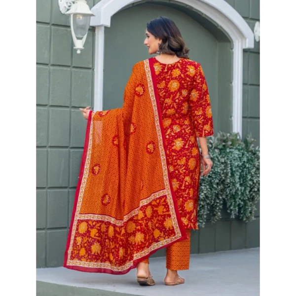 Women's Cotton Blend Printed Kurti With Pant Dupatta Set (Maroon) - Image 5