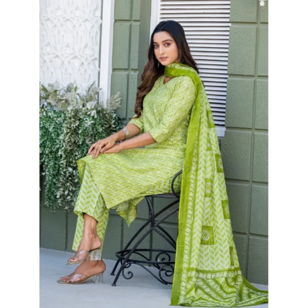 Women's Cotton Blend Printed Kurti With Pant Dupatta Set (Parrot) - Image 3
