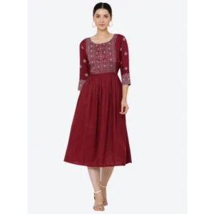 Women's Casual Rayon 3-4th Sleeves Kurti (Maroon)