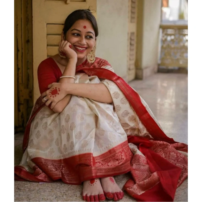 Alternative view of Women's Soft Lichi Silk Printed Saree With Unstitched Blouse 5.5Mtr (White)