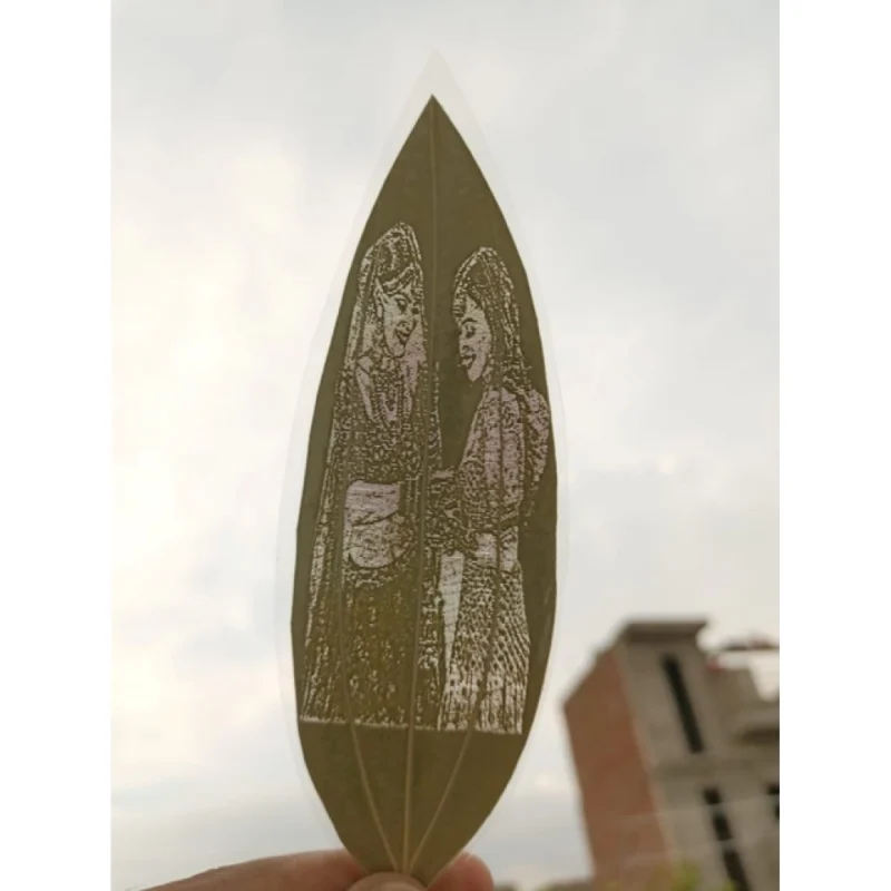 Custom Engraved Leaf Art 鈥�Bride And Bridesmaid - Sister Bond Portrait on Natural Leaf