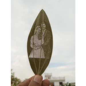 Custom Engraved Leaf Art 鈥�Couple Portrait on Natural Leaf