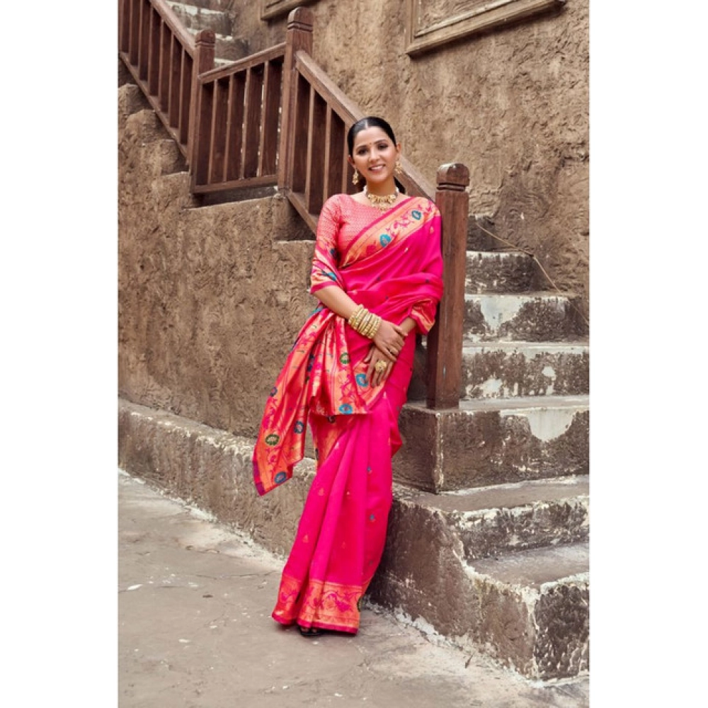 Women's Silk Blend Woven Saree With Unstitched Blouse 5.5 Mtr (Pink) - Image 3