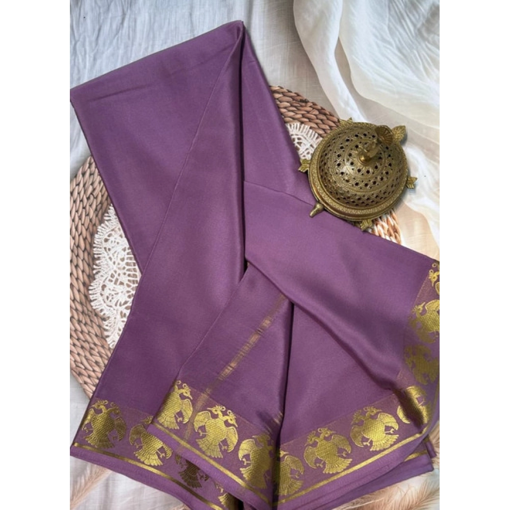 Women's Crepe Chit Pallu Solid Saree With Unstitched Blouse 5.5Mtr (Lavender) - Image 2