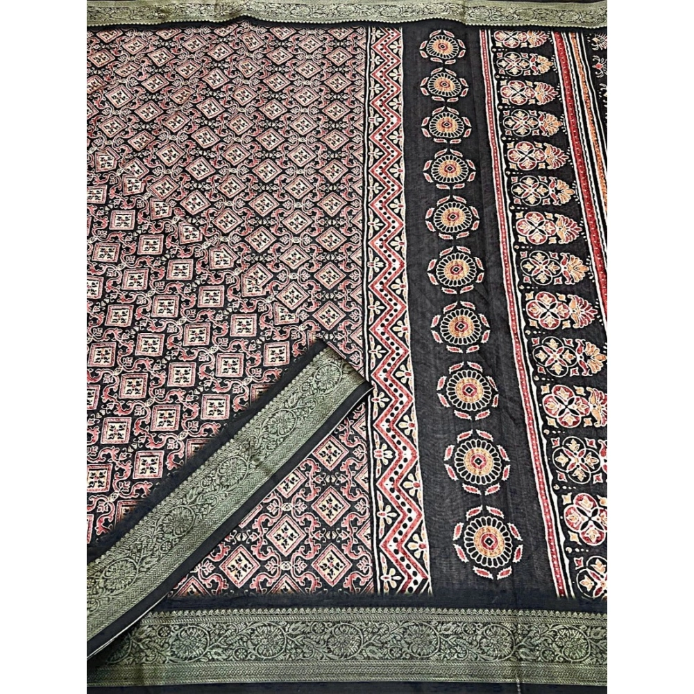 Women's Cotton Blend Printed Saree With Unstitched Blouse 5.5Mtr (Black) - Image 4