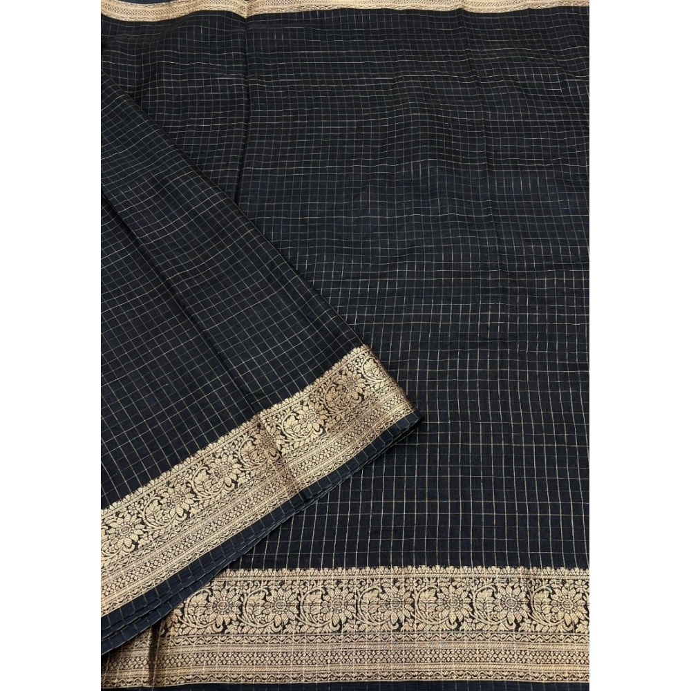 Women's Cotton Blend Checkered Saree With Unstitched Blouse 5.5Mtr (Black) - Image 4