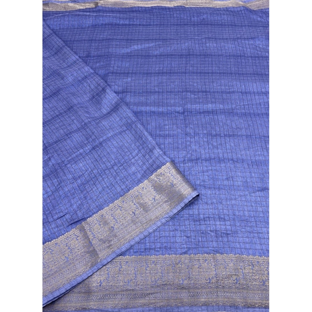 Women's Cotton Blend Checkered Saree With Unstitched Blouse 5.5Mtr (Blue) - Image 4