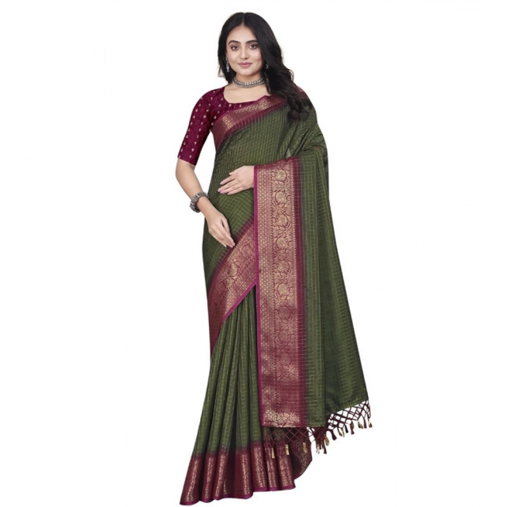 Women's Cotton Blend Checkered Saree With Unstitched Blouse 5.5Mtr (Green) - Image 7