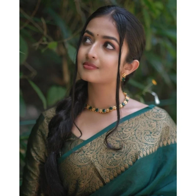 Women's Soft Lichi Silk Solid Saree With Unstitched Blouse 5.5Mtr (Green) - Image 4