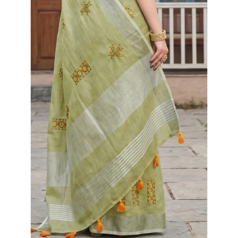 Women's Linen Embroidered Saree With Unstitched Blouse 5.5Mtr (Light Green) - Image 4