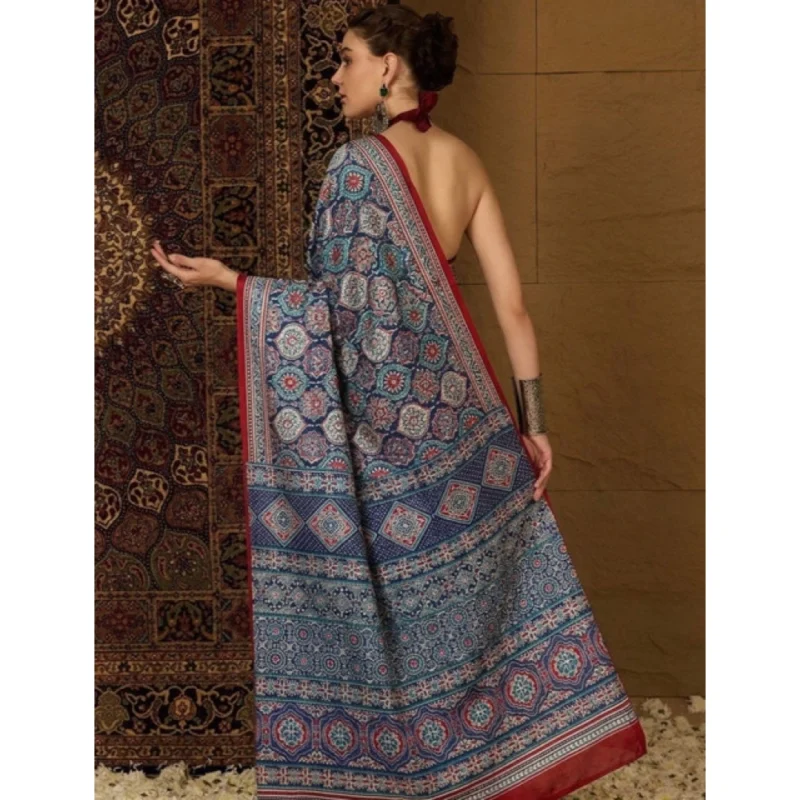 Women's Crepe Printed Saree With Unstitched Blouse 5.5Mtr (Navy Blue) - Image 3