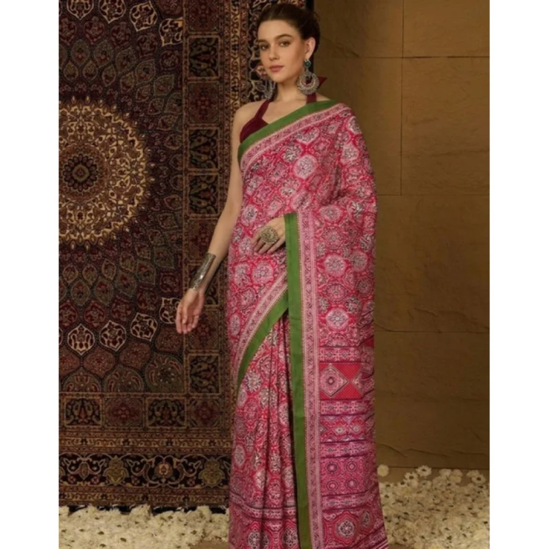 Women's Crepe Printed Saree With Unstitched Blouse 5.5Mtr (Pink) - Image 4