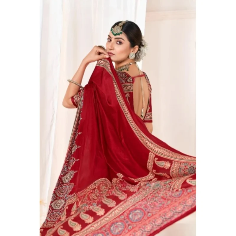 Women's Crepe Printed Saree With Unstitched Blouse 5.5Mtr (Maroon)