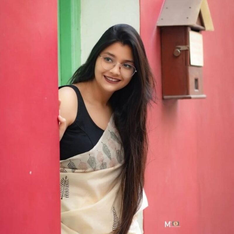 Women's Linen Printed Saree With Unstitched Blouse - 5.5 Mtr (Cream) - Image 3