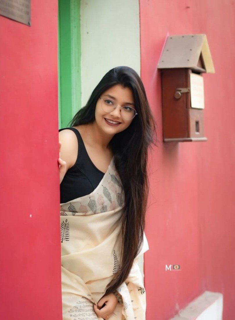 Women's Linen Printed Saree With Unstitched Blouse - 5.5 Mtr (Cream) - Image 3