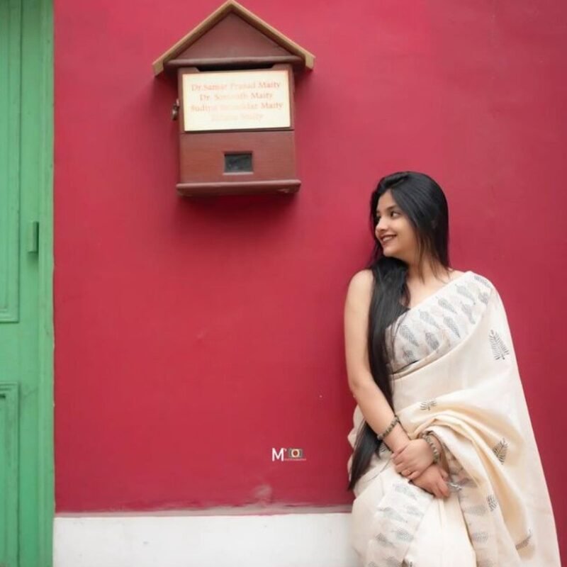 Women's Linen Printed Saree With Unstitched Blouse - 5.5 Mtr (Cream) - Image 5