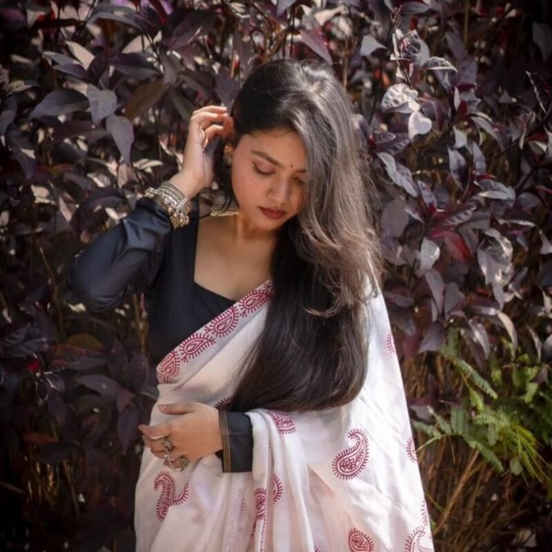 Women's Linen Paisley Printed Saree With Unstitched Blouse - 5.5 Mtr (White-Red) - Image 4