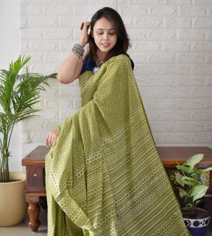 Women's Linen Printed Saree With Unstitched Blouse - 5.5 Mtr (Green) - Image 4