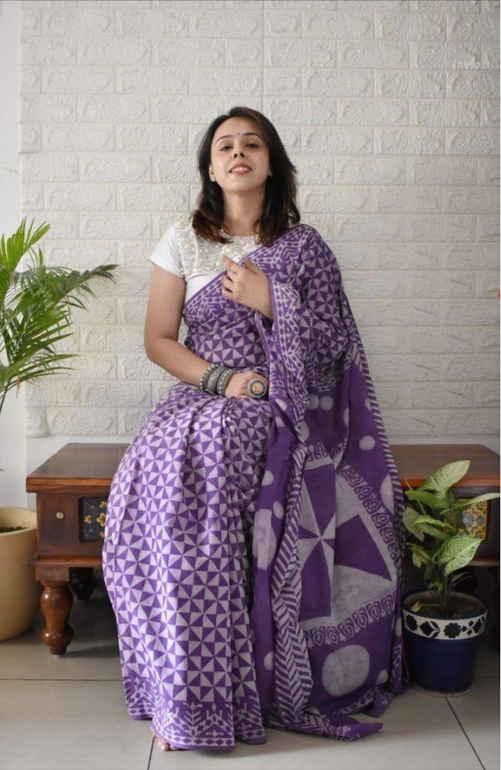 Women's Linen Printed Saree With Unstitched Blouse - 5.5 Mtr (Purple) - Image 5
