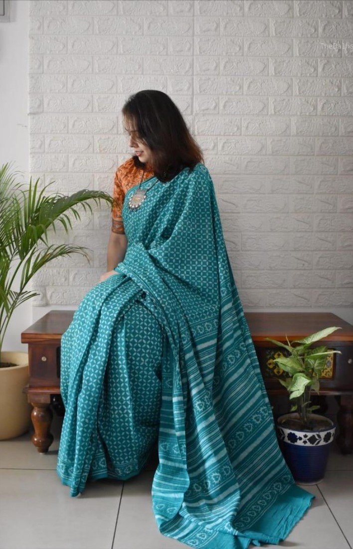 Women's Linen Printed Saree With Unstitched Blouse - 5.5 Mtr (Teal) - Image 3