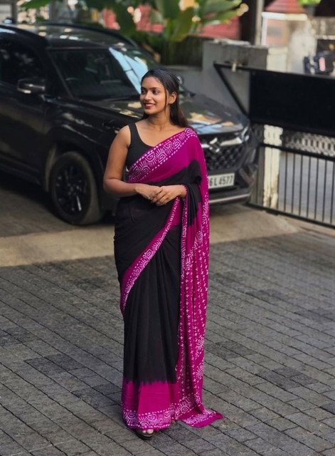 Women's Linen Printed Saree With Unstitched Blouse - 5.5 Mtr (Black-Pink) - Image 3