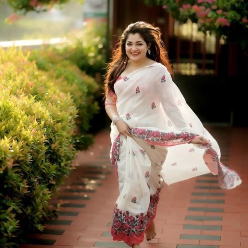 Women's Linen Floral Printed Saree With Unstitched Blouse - 5.5 Mtr (Off White) - Image 3