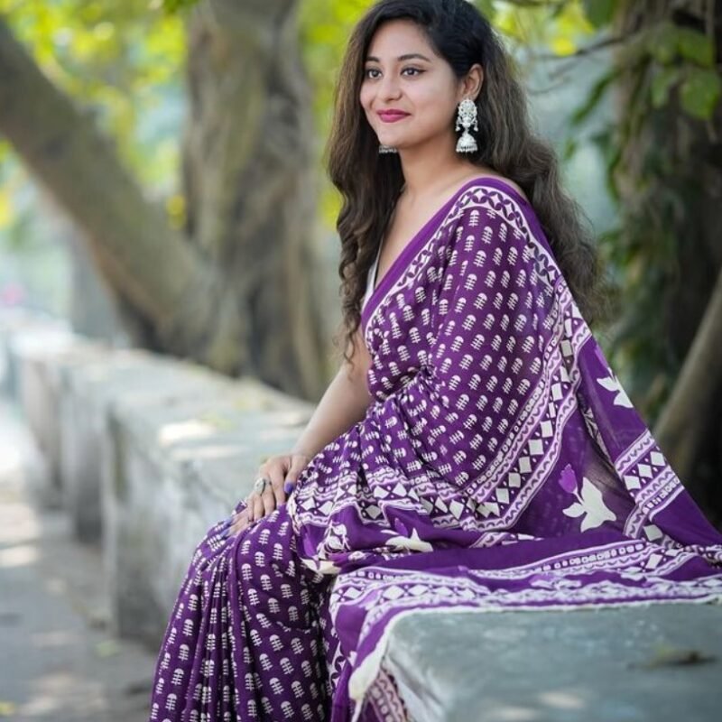 Women's Linen Printed Saree With Unstitched Blouse - 5.5 Mtr (Purple) - Image 4