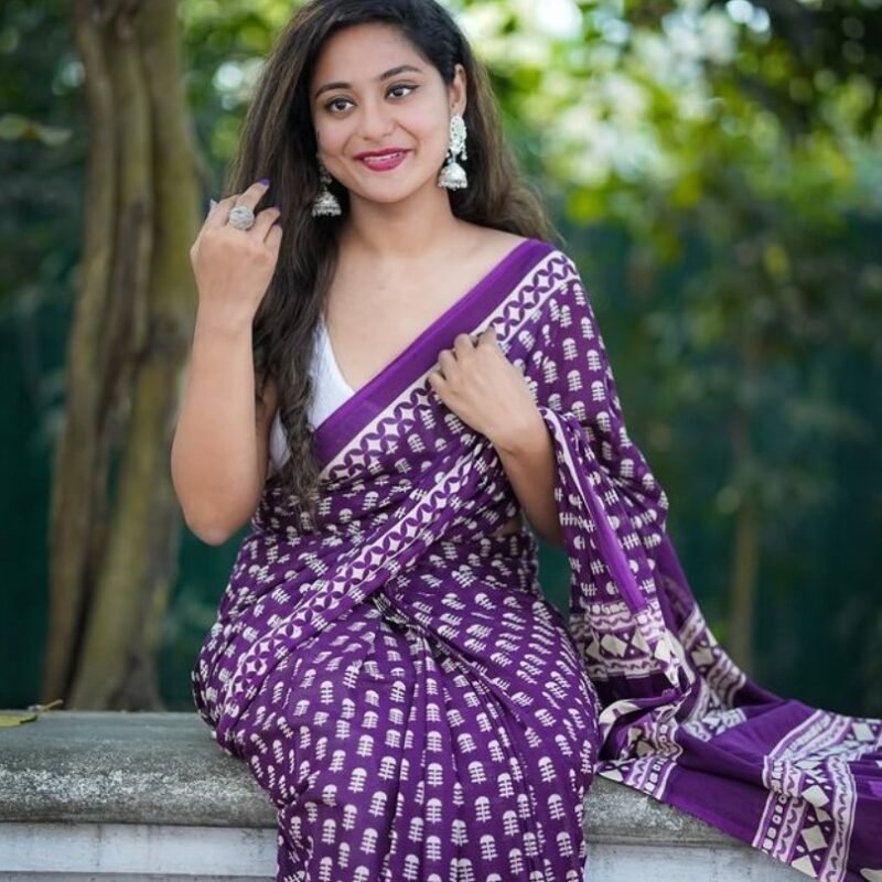 Women's Linen Printed Saree With Unstitched Blouse - 5.5 Mtr (Purple) - Image 5