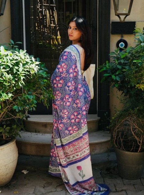 Women's Linen Floral Printed Saree With Unstitched Blouse - 5.5 Mtr (Multicolor) - Image 3