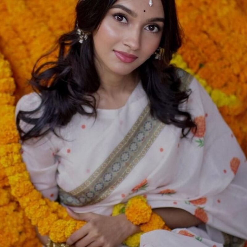 Women's Linen Floral Printed Saree With Unstitched Blouse - 5.5 Mtr (White-Orange)