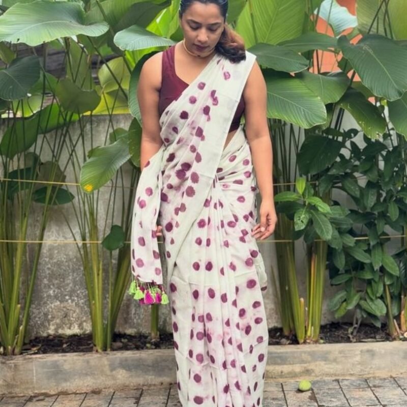 Women's Linen Printed Saree With Unstitched Blouse - 5.5 Mtr (White-Wine) - Image 4