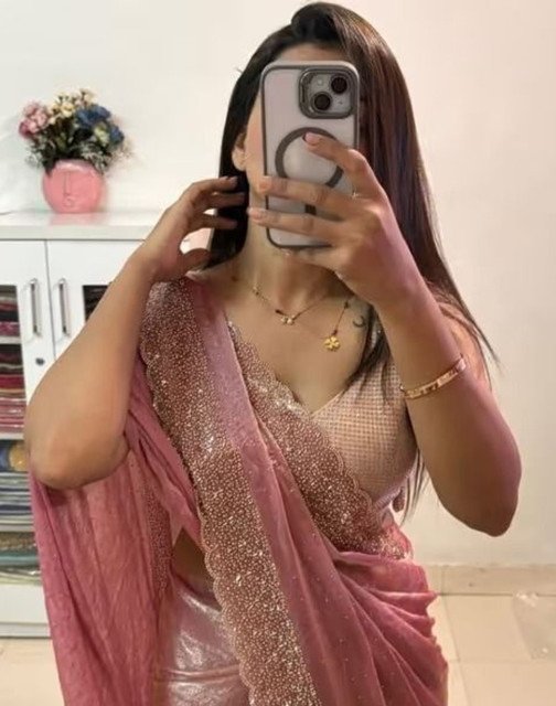 Women's Fendy Chiffon Embellished Saree With Unstitched Blouse - 5.5 Mtr (Peach) - Image 3
